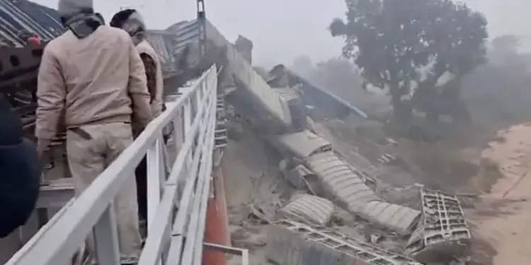 Bihar: 8 coaches of goods train derail in Jamui, rail traffic completely halted.