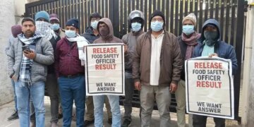 Candidates' fast against JPSC, FSO exam result not declared even after 16 months
