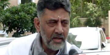 Center is not cooperating with Karnataka to solve farmers' problems: Shivakumar's allegation