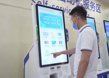 'China is living in 2050...' Indian doctor showed the inside glimpse of China's high tech hospital, eyes will be left teary after seeing it