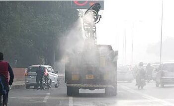 Delhi government will give compensation of Rs 10,000 each to workers affected by anti-pollution restrictions.