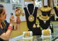 Despite gold becoming cheaper, silver is doing wonders, know the new gold-silver rates and the right timing of buying and selling.
