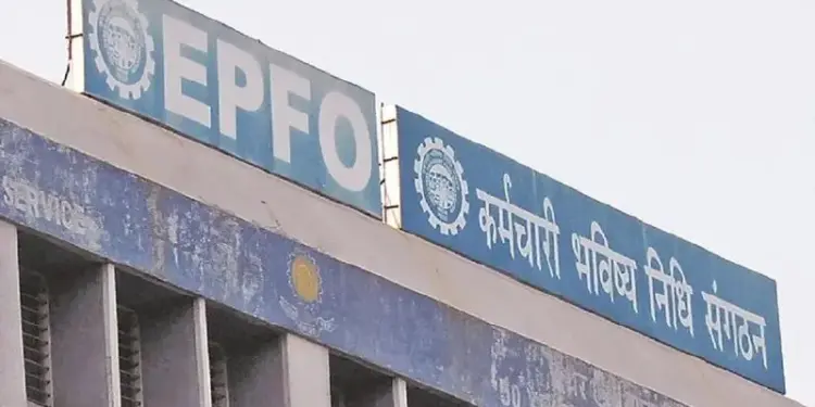 EPFO made changes in EDLI scheme to ensure minimum insurance benefit of ₹ 50,000 to the family, implemented in UP.