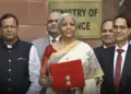 Employees of UP-Bihar should pay attention: Tax up to Rs 12 lakh will be zero in the new law, they will get 4 years to improve their returns.