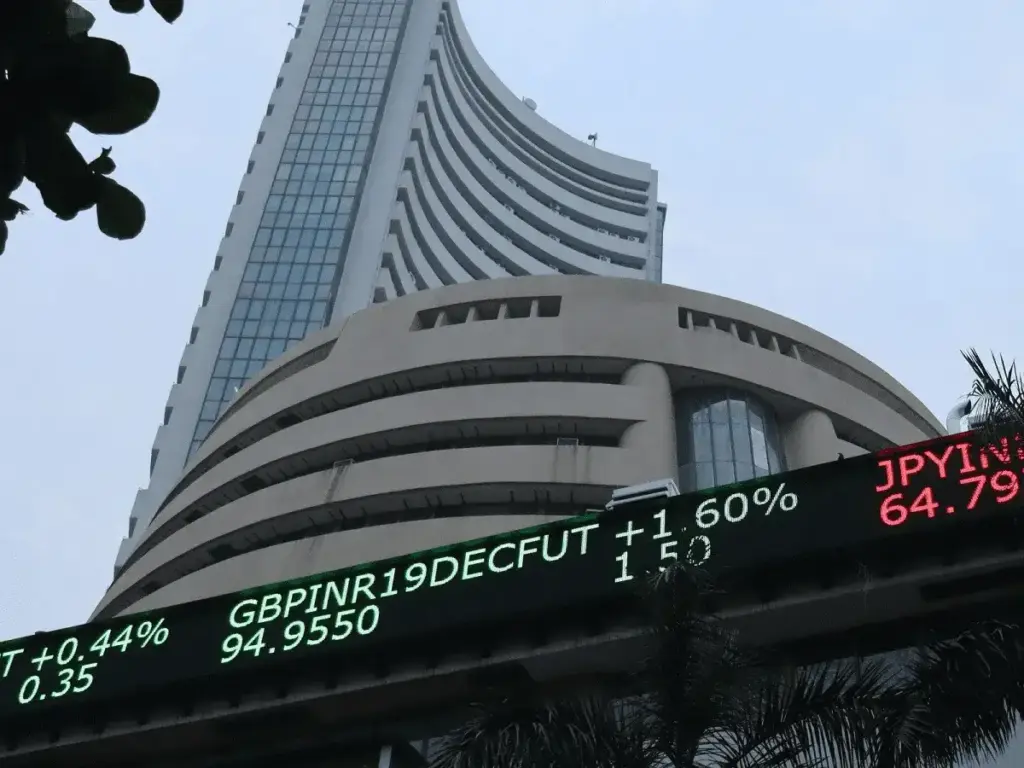 Foreign investors are selling shares and withdrawing Rs 2 lakh crore in a year, is the confidence in the Indian market waning?