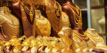 Gold-Silver Price: Gold fell for the second consecutive day but silver shone, before buying see today's latest prices here.