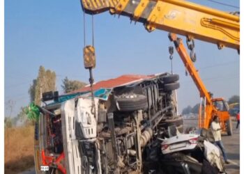Haryana: Truck hits car and bike in Karnal, 4 killed, many injured