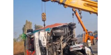 Haryana: Truck hits car and bike in Karnal, 4 killed, many injured