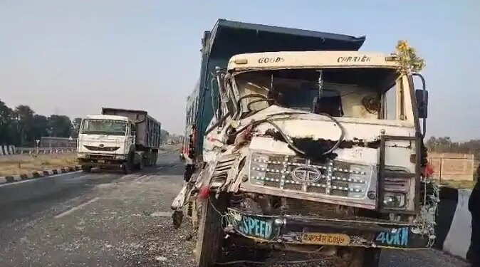Horrific road accident in Jehanabad, speeding Bolero collides with divider and collides with highway, two drivers injured