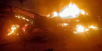 How did the fire break out in Tatanagar-Ernakulam Express? a passenger died
