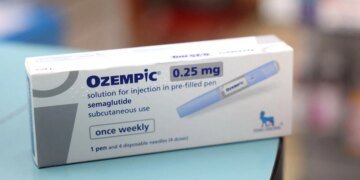 If you are taking Ozempic for weight loss then first know how the medicine works? Know for whom this medicine is dangerous