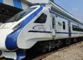 In Banaras, Prime Minister Modi flagged off 4 new Vande Bharat trains, travel time will be reduced.