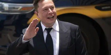 In terms of wealth, Elon Musk is 400 billion dollars ahead of the second richest person in the world, know what is his net worth?