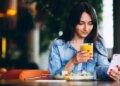 Indians have become badly addicted to smartphones! It is used the most during work, see Vivo study's shocking figures here