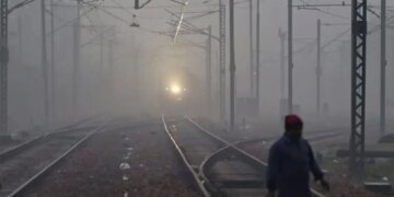 Is the train late or cancelled? If the journey gets spoiled due to fog, how will you get full refund of the ticket, know the rules
