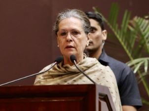 It is the responsibility of the government to do something to tackle air pollution: Sonia Gandhi