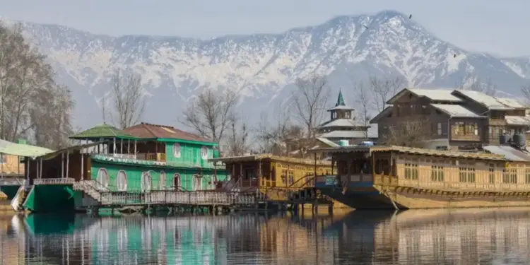 Jammu and Kashmir: Action on violation of Form-C, case registered against hotels, homestays and houseboats in Srinagar