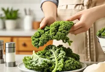 Kale is rich in vitamins and antioxidants, protects the entire body from heart to digestion.