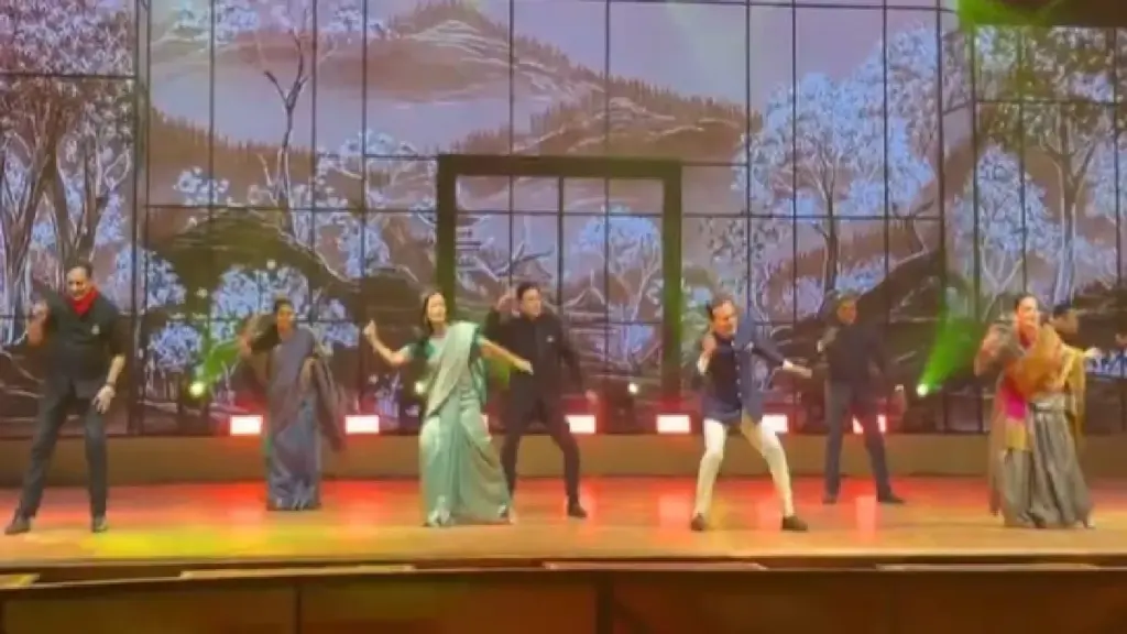 Kangana, Mahua, Supriya Dance Video: Kangana Ranaut, Mahua Moitra and Supriya Sule's tremendous dance in the marriage of Navin Jindal's daughter, see video, See dance video of Kangana Ranaut Mahua Moitra and Supriya Sule in maariage of Navin Jindal daughter.