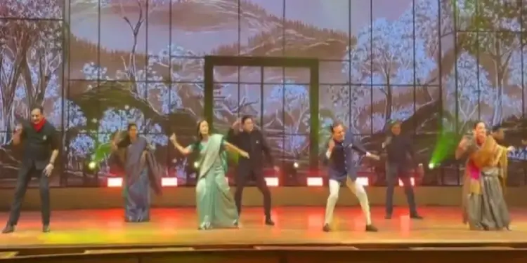 Kangana, Mahua, Supriya Dance Video: Kangana Ranaut, Mahua Moitra and Supriya Sule's tremendous dance in the marriage of Navin Jindal's daughter, see video, See dance video of Kangana Ranaut Mahua Moitra and Supriya Sule in maariage of Navin Jindal daughter.