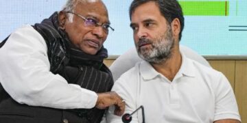 Kiren Rijiju angry over abusing PM Modi, said- Rahul Gandhi and Kharge should apologize