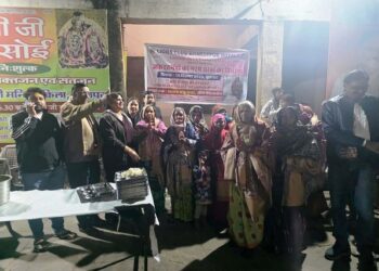 Lions Club Bharatpur Royals distributed warm clothes to the needy