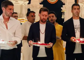 Magnificent view! Video of Lionel Messi doing aarti with Anant Ambani goes viral, says - 'Jai Mata Di'