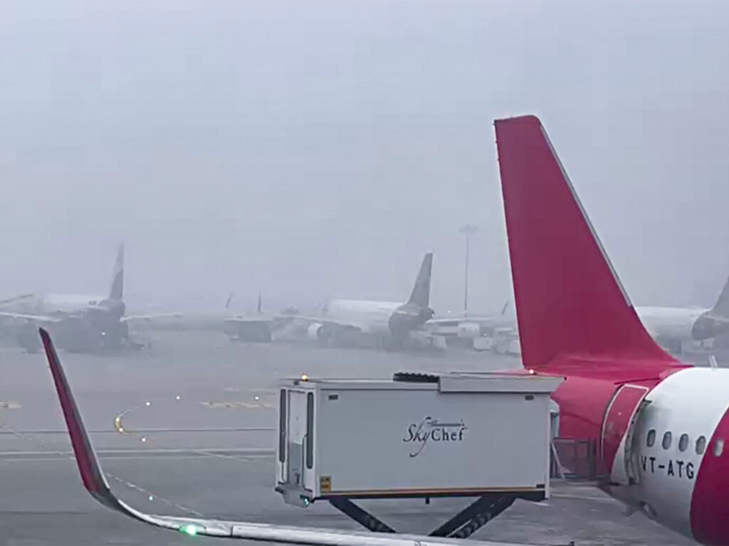 More than 150 flights affected at Delhi airport due to dense fog, Indigo and AAI issued advisory