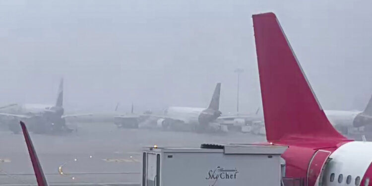 More than 150 flights affected at Delhi airport due to dense fog, Indigo and AAI issued advisory