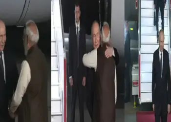 Narendra Modi Welcomes Vladimir Putin At Airport: First handshake, then a hug, PM Narendra Modi welcomed Russian President Vladimir Putin at the airport in this manner, First handshake, then a hug, PM Narendra Modi greeted Russian President Vladimir Putin at the airport in this manner