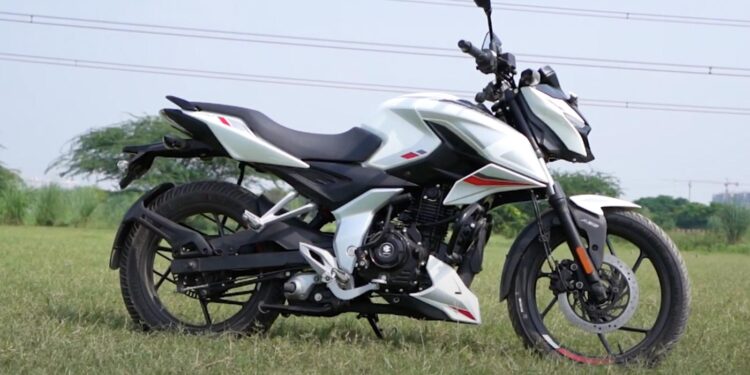 bajaj pulsar N150-3