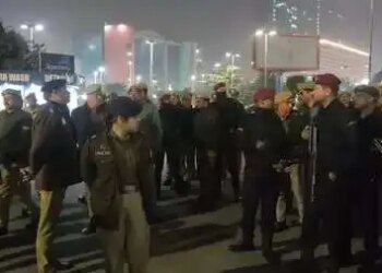 नए साल के जश्न से पहले अलर्ट मोड पर नोएडा पुलिस, सादी वर्दी में मॉल और पब के बाहर पुलिसकर्मी रहेंगे तैनात