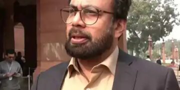 संचार साथी ऐप को लेकर विपक्ष ने सरकार को घेरा, लगाया जासूसी का आरोप