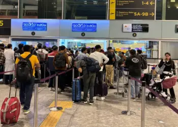 Outcry at airports for four days! IndiGo passengers wait for 20-20 hours, understand why the airline could not implement the weekly rest rule