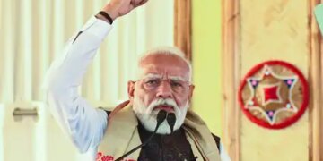 PM Modi called the successful launch of LVM3-M6 a moment of pride, congratulated ISRO.