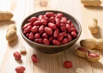 Peanuts work like medicine in winter, eating this way will double the benefits.