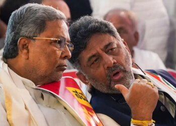 Political uproar in Karnataka Congress: DK Shivkumar had dinner with 50 MLAs, increased stir in political circles.