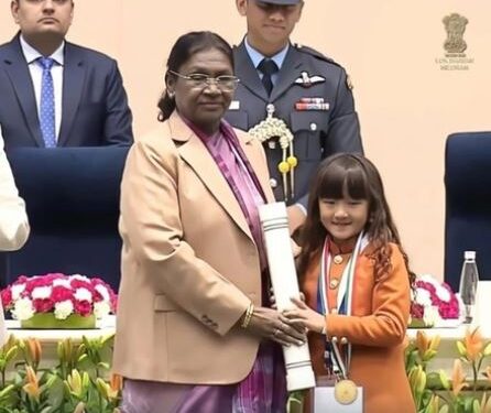 President honored nine year old Esther Lalduhavmi Hnamte with Bal Shakti Award