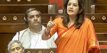 Priyanka Chaturvedi cornered the Telecom Minister, said- read the notification, do not dispute unnecessarily