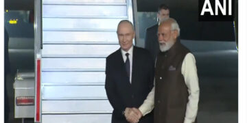 Russian President Vladimir Putin reached Delhi, welcomed by PM Modi