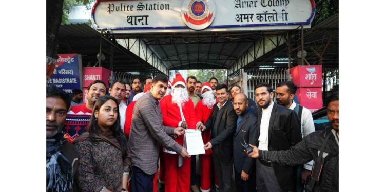 Saurabh Bhardwaj files complaint on charges of hurting religious sentiments, says "will approach court if FIR not registered after written complaint"