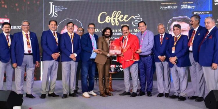 Second day of 'Jaipur Jewelery Show' at JECC, around 14,000 visitors participated