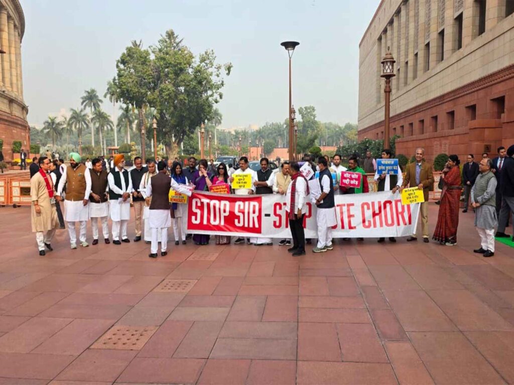Second day of Parliament winter session, opposition MPs protested on SIR issue