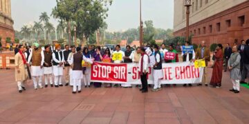 Second day of Parliament winter session, opposition MPs protested on SIR issue