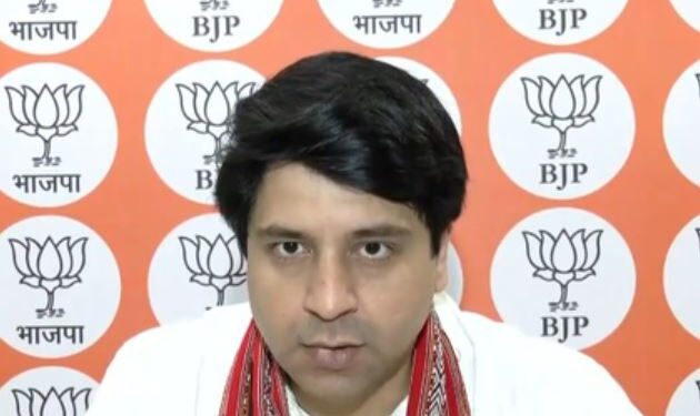 Shahzad Poonawala said on Prithviraj Chavan's statement, praising Pakistan is in his DNA.