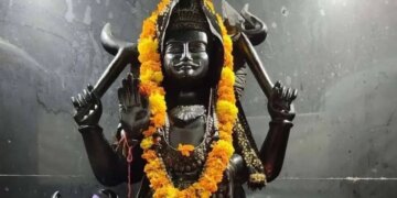 Shani Dhaiya 2026: Warning time for these zodiac signs, take decisions related to job and money carefully.