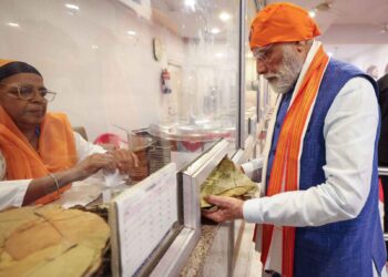 Shri Guru Gobind Singh Ji inspires us to stand for truth, justice and religion: Prime Minister Modi