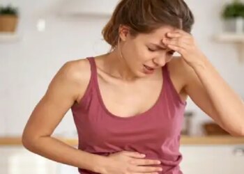 Sour belching is not only an uncomfortable symptom but also indicates a disturbance in the digestive system, get rid of it like this.