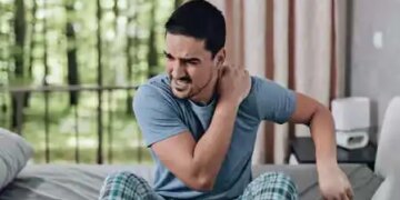 Stiff muscles become the cause of pain due to cold air, know how to get relief with home remedies.