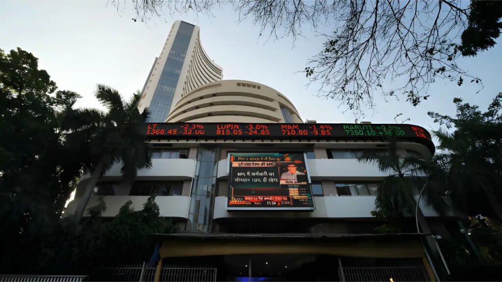 Stock market closing: Stock market closed with a slight fall, Sensex fell by 78 points and Nifty slipped below 25,900.